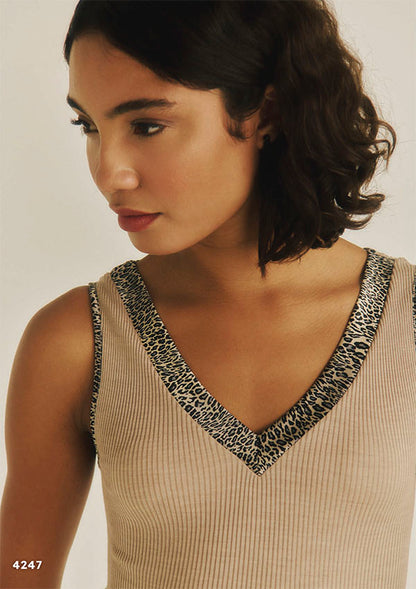 【4247】WOMAN TANK SHIRT "V" WOOL/SILK RIB SATIN TRIM【Oscalito】