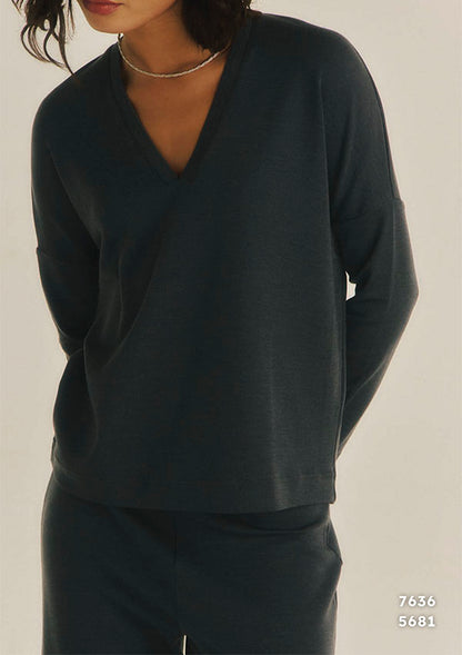 【7636】WOMAN L/SL V NECK FLAT SHIRT WOOL/SILK 【Oscalito】